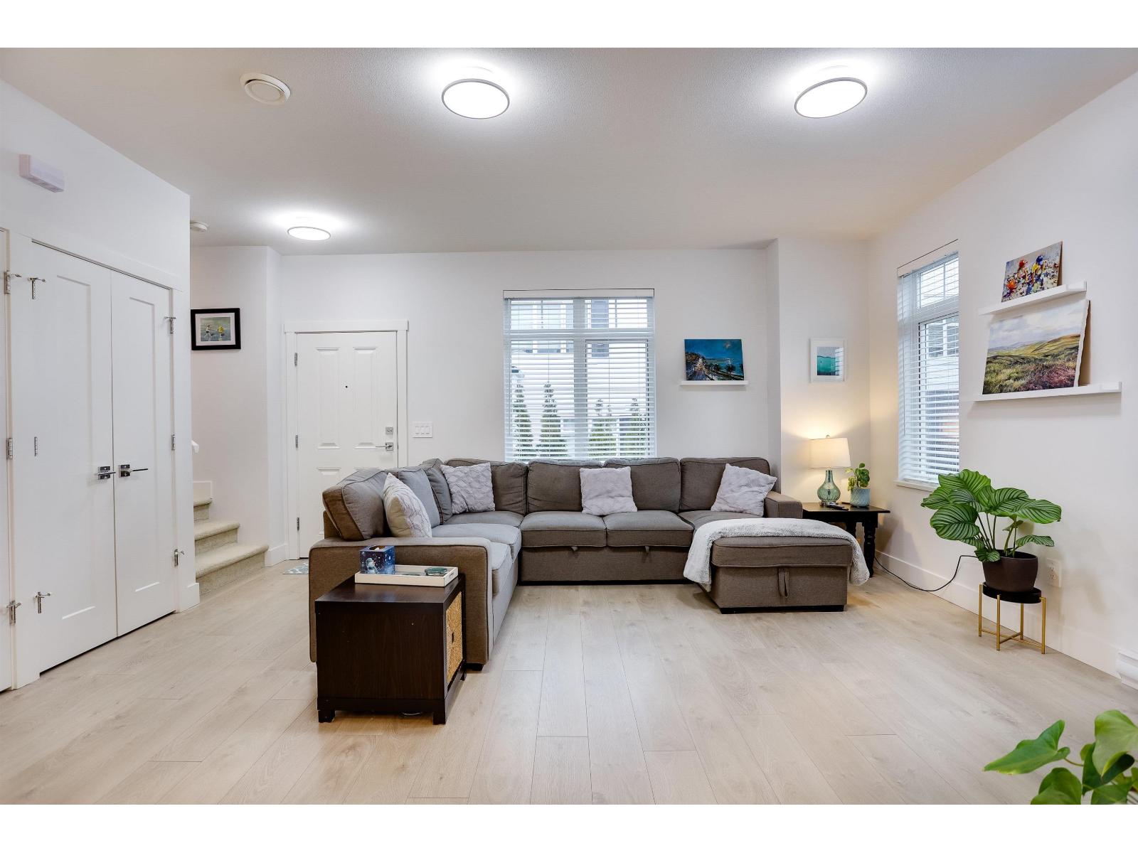 118 2070 Oak Meadows Drive, Surrey, British Columbia  V3Z 1J1 - Photo 5 - R3084550