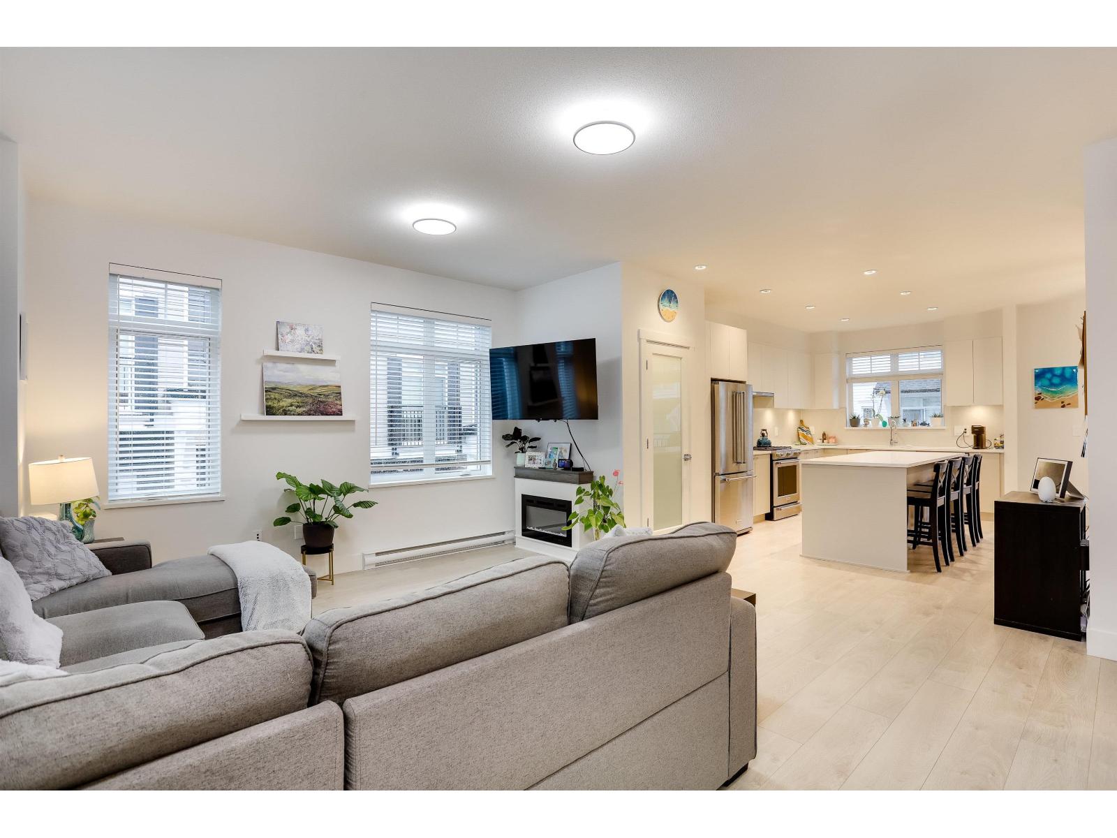 118 2070 Oak Meadows Drive, Surrey, British Columbia  V3Z 1J1 - Photo 4 - R3084550