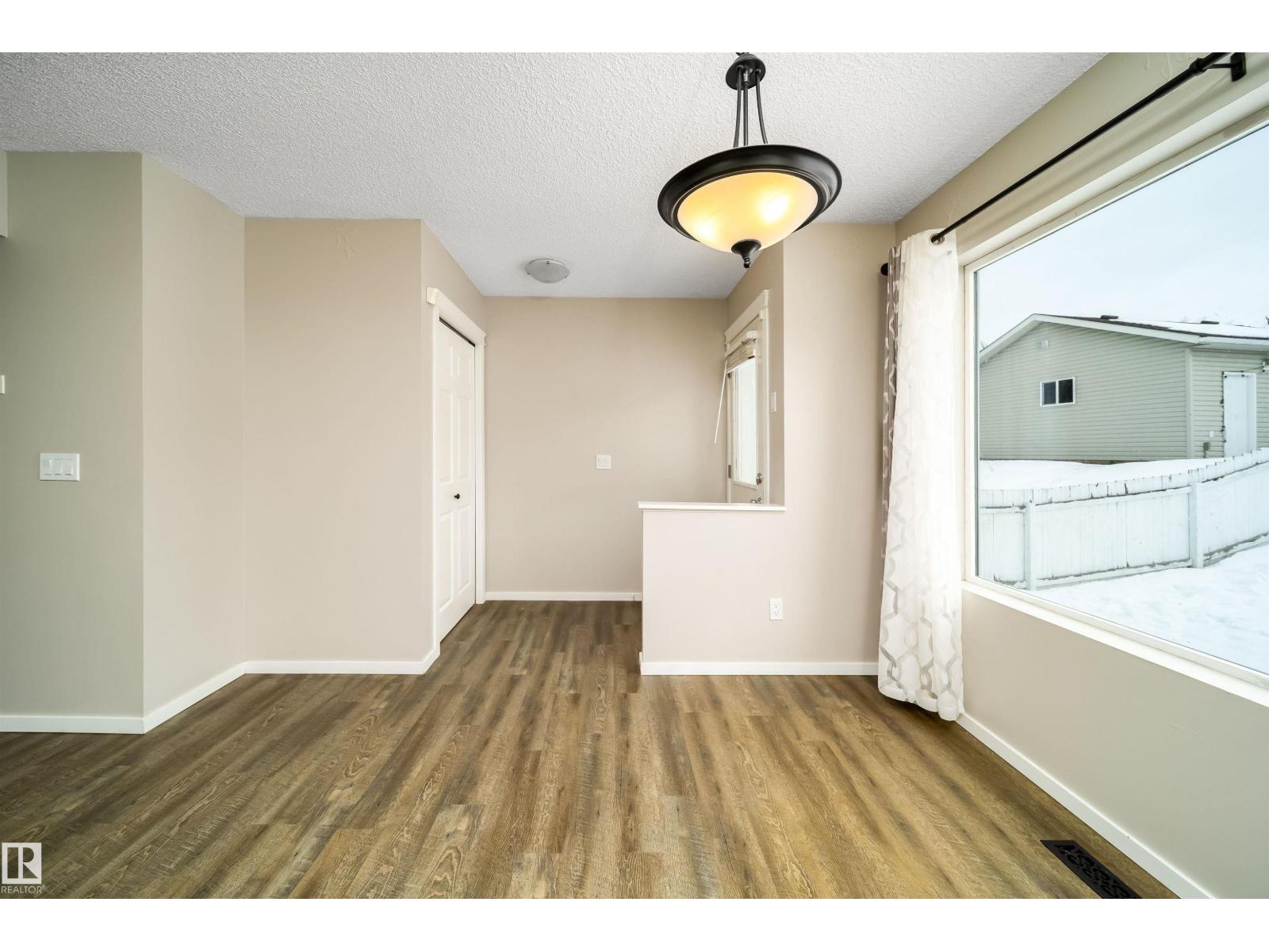 1695 Tompkins Pl Nw, Edmonton, Alberta  T6R 2Y4 - Photo 4 - E4472251