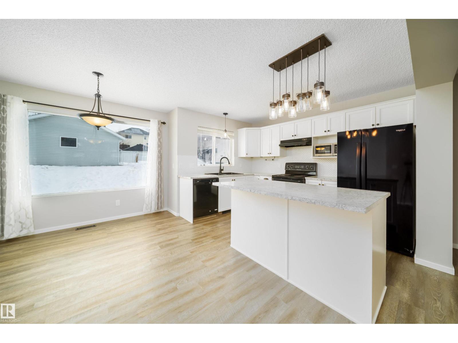 1695 Tompkins Pl Nw, Edmonton, Alberta  T6R 2Y4 - Photo 1 - E4472251