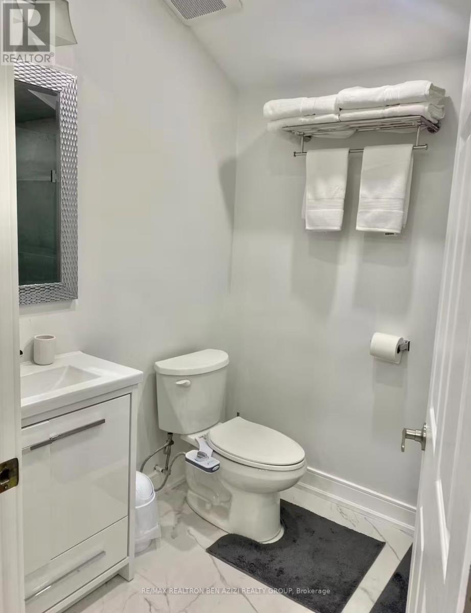 Studio - 14 Wyvern Road, Toronto, Ontario  M2K 2K4 - Photo 5 - C12759424