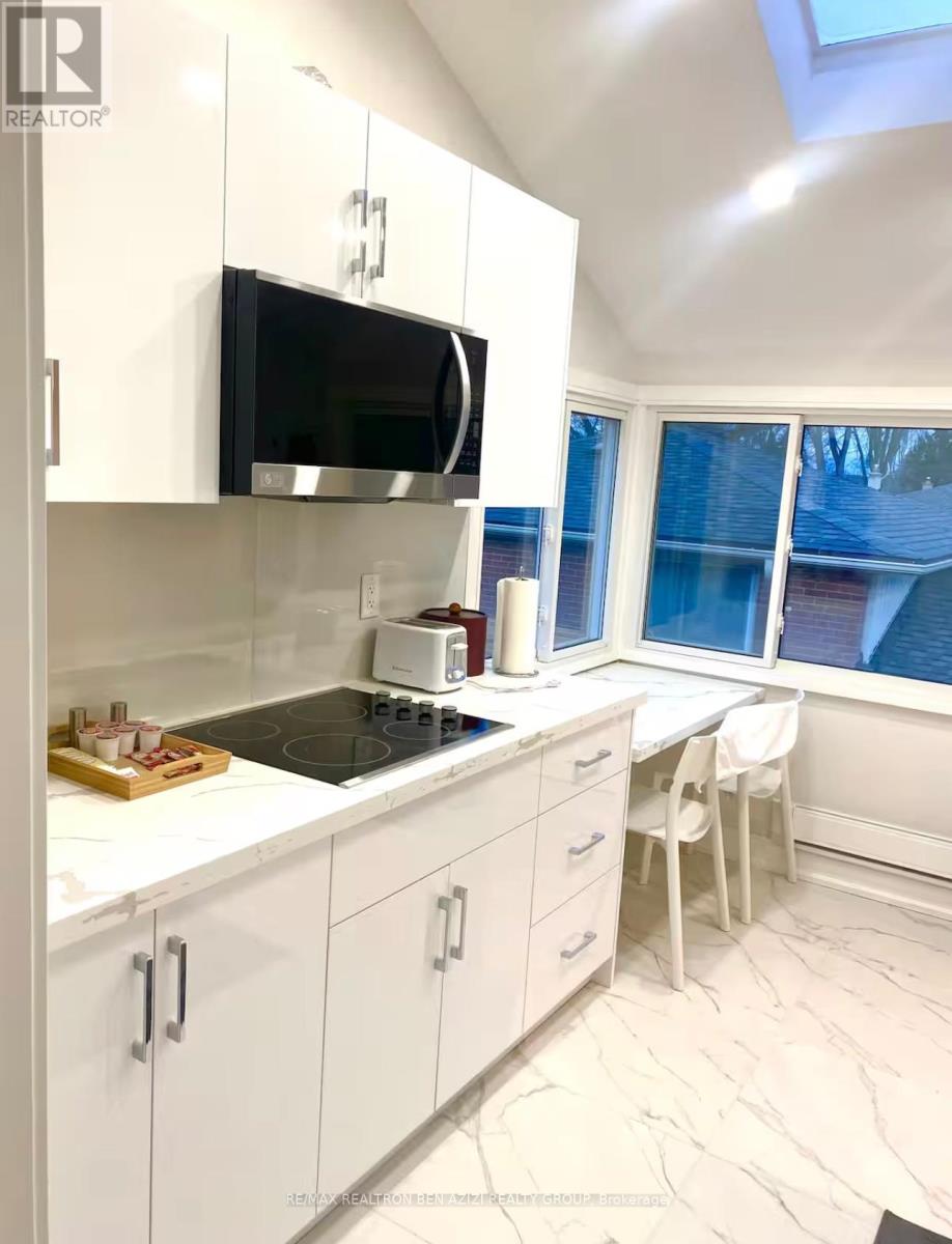 Studio - 14 Wyvern Road, Toronto, Ontario  M2K 2K4 - Photo 6 - C12759424