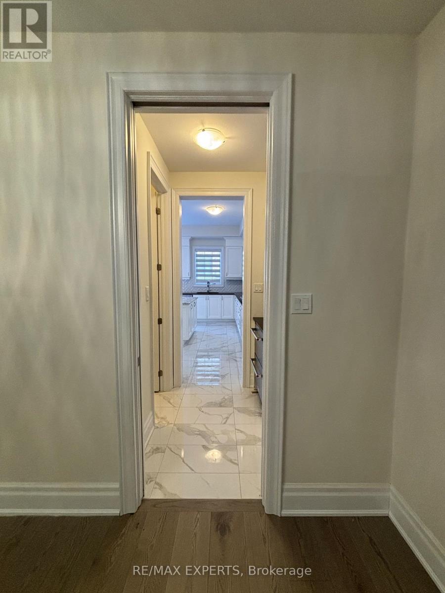 13 Ballantyne Boulevard, Vaughan (Vellore Village), Ontario  L4L 1A6 - Photo 10 - N12740176