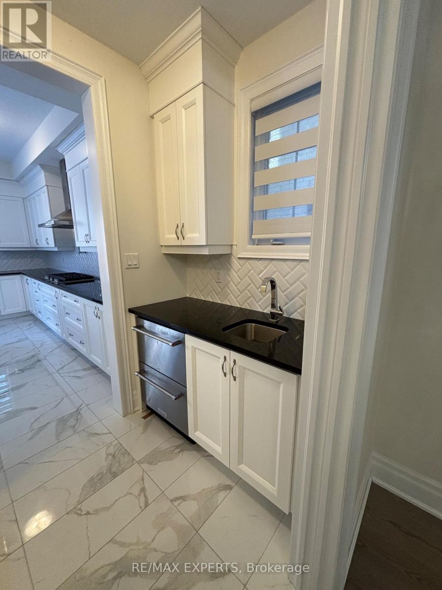 13 Ballantyne Boulevard, Vaughan (Vellore Village), Ontario  L4L 1A6 - Photo 11 - N12740176