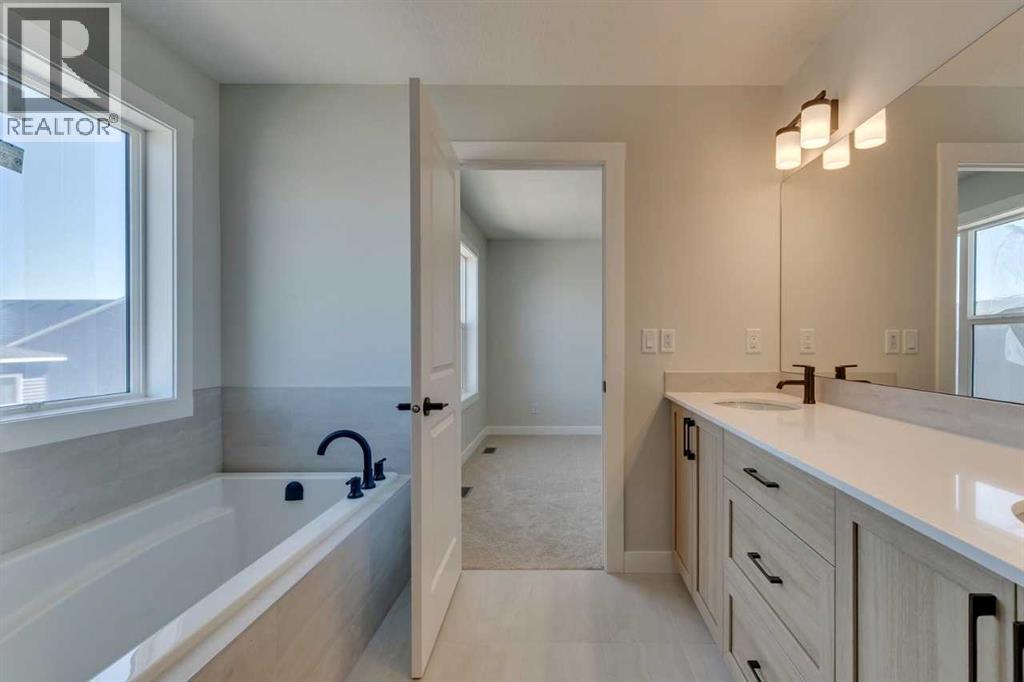 92 Amblefield Grove Nw, Calgary, Alberta  T3P 2L4 - Photo 6 - A2278305