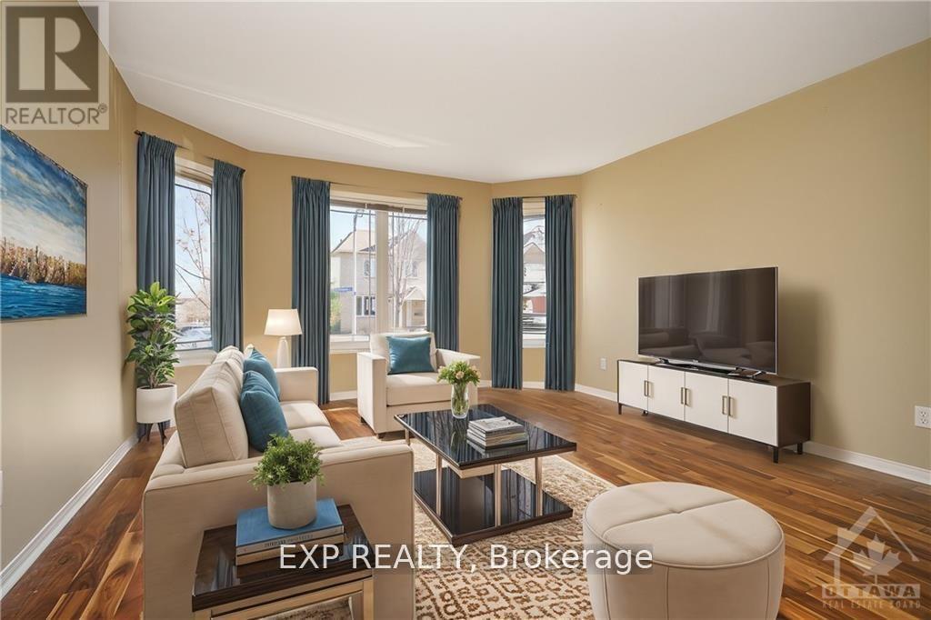 112 Grovemont Drive, Ottawa, Ontario  K2G 6Z4 - Photo 2 - X12759674