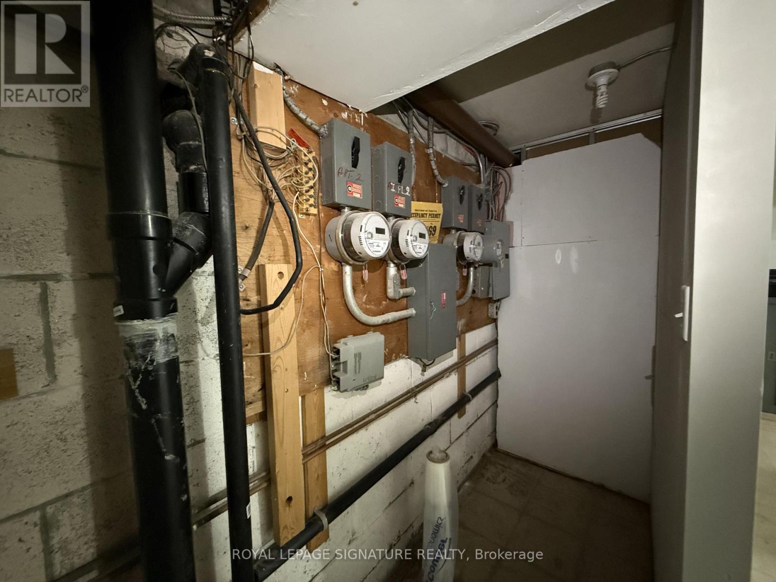 1195 Lakeshore Road E, Mississauga, Ontario  L5E 1G1 - Photo 19 - W12745010