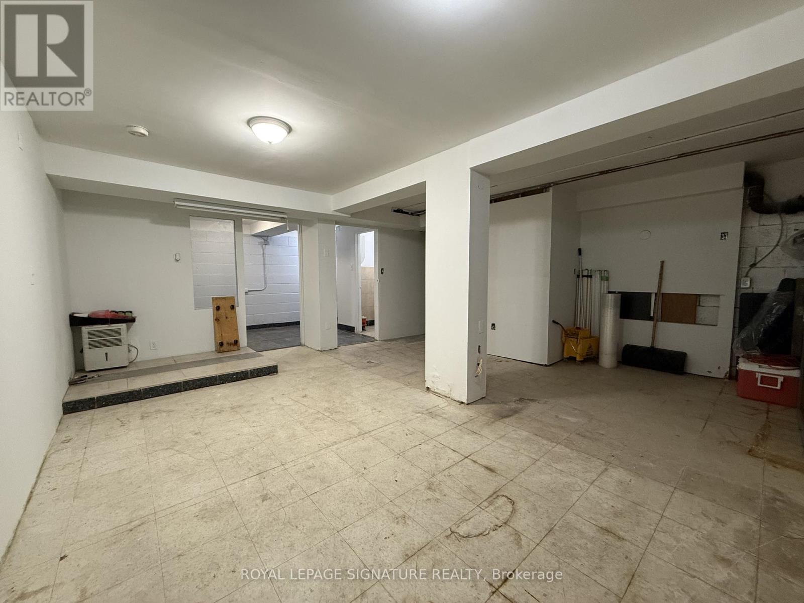 1195 Lakeshore Road E, Mississauga, Ontario  L5E 1G1 - Photo 16 - W12745010