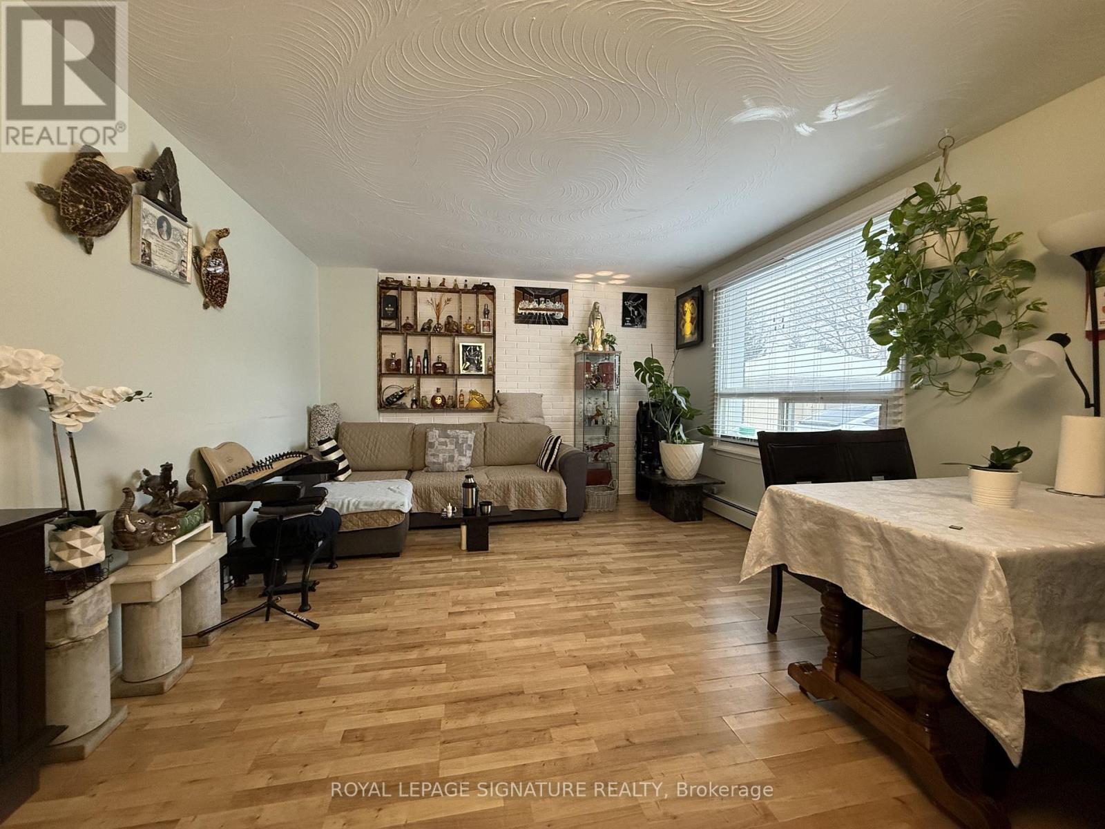 1195 Lakeshore Road E, Mississauga, Ontario  L5E 1G1 - Photo 2 - W12745010