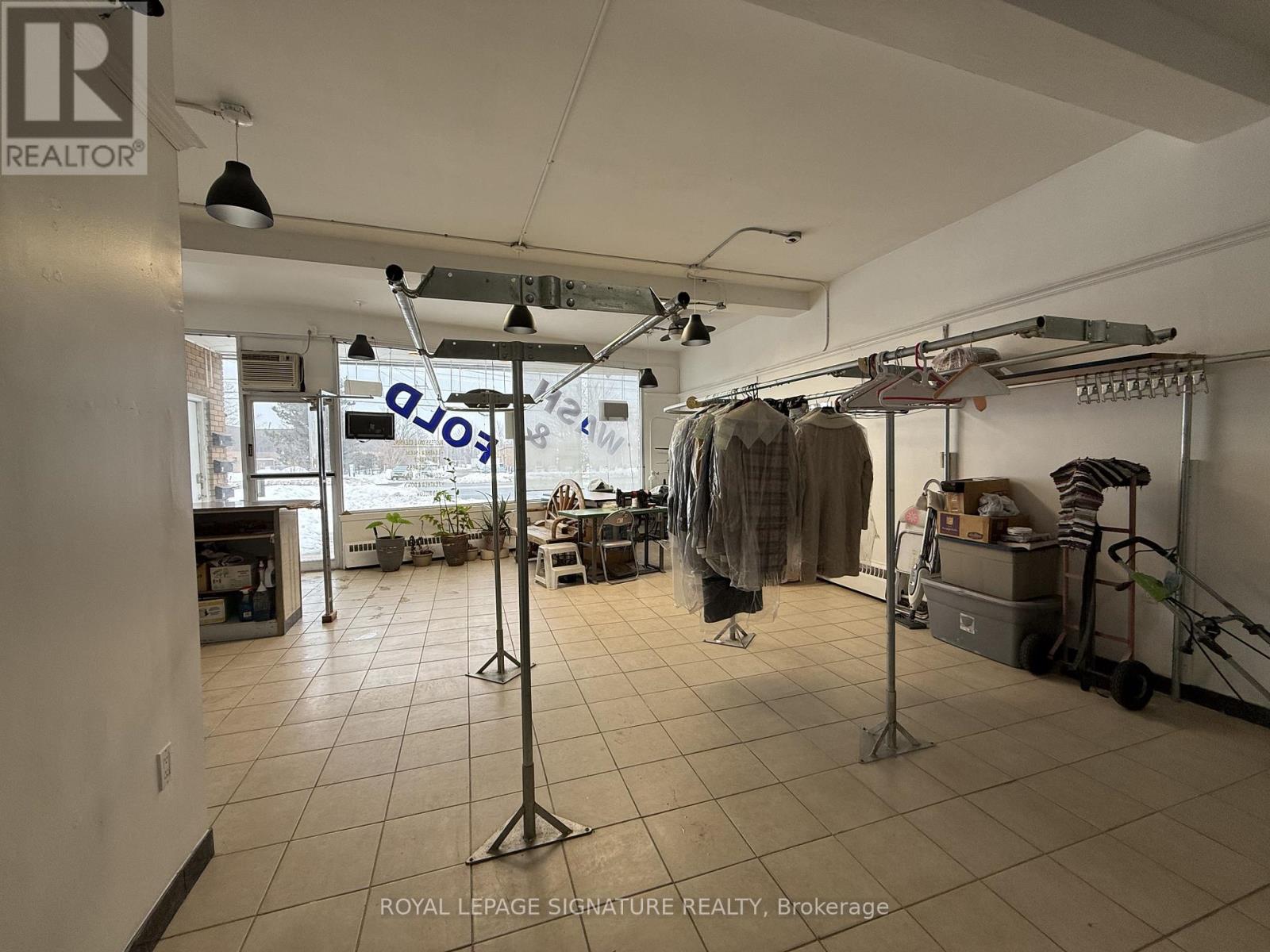 1195 Lakeshore Road E, Mississauga, Ontario  L5E 1G1 - Photo 6 - W12745010