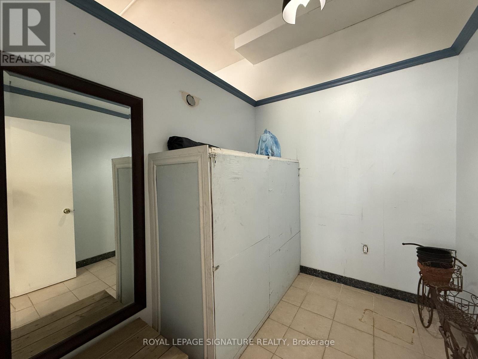 1195 Lakeshore Road E, Mississauga, Ontario  L5E 1G1 - Photo 7 - W12745010