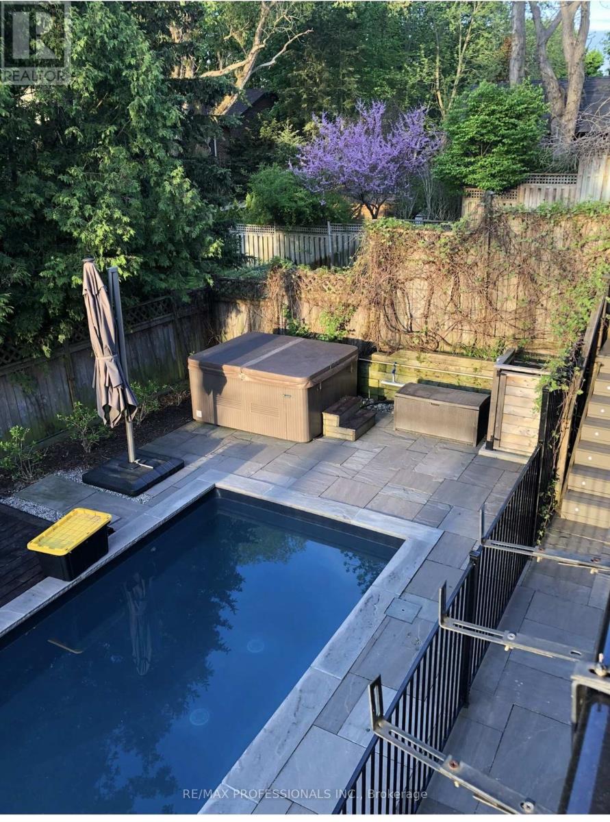 12 Walford Road, Toronto, Ontario  M8X 2P1 - Photo 7 - W12759510