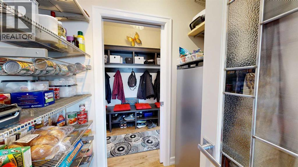 4020 Monarch Way, Stettler, Alberta  T4K 1M4 - Photo 6 - A2283492