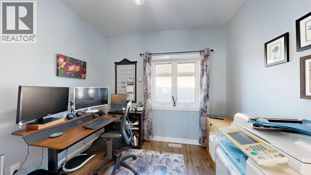 4020 Monarch Way, Stettler, Alberta  T4K 1M4 - Photo 18 - A2283492