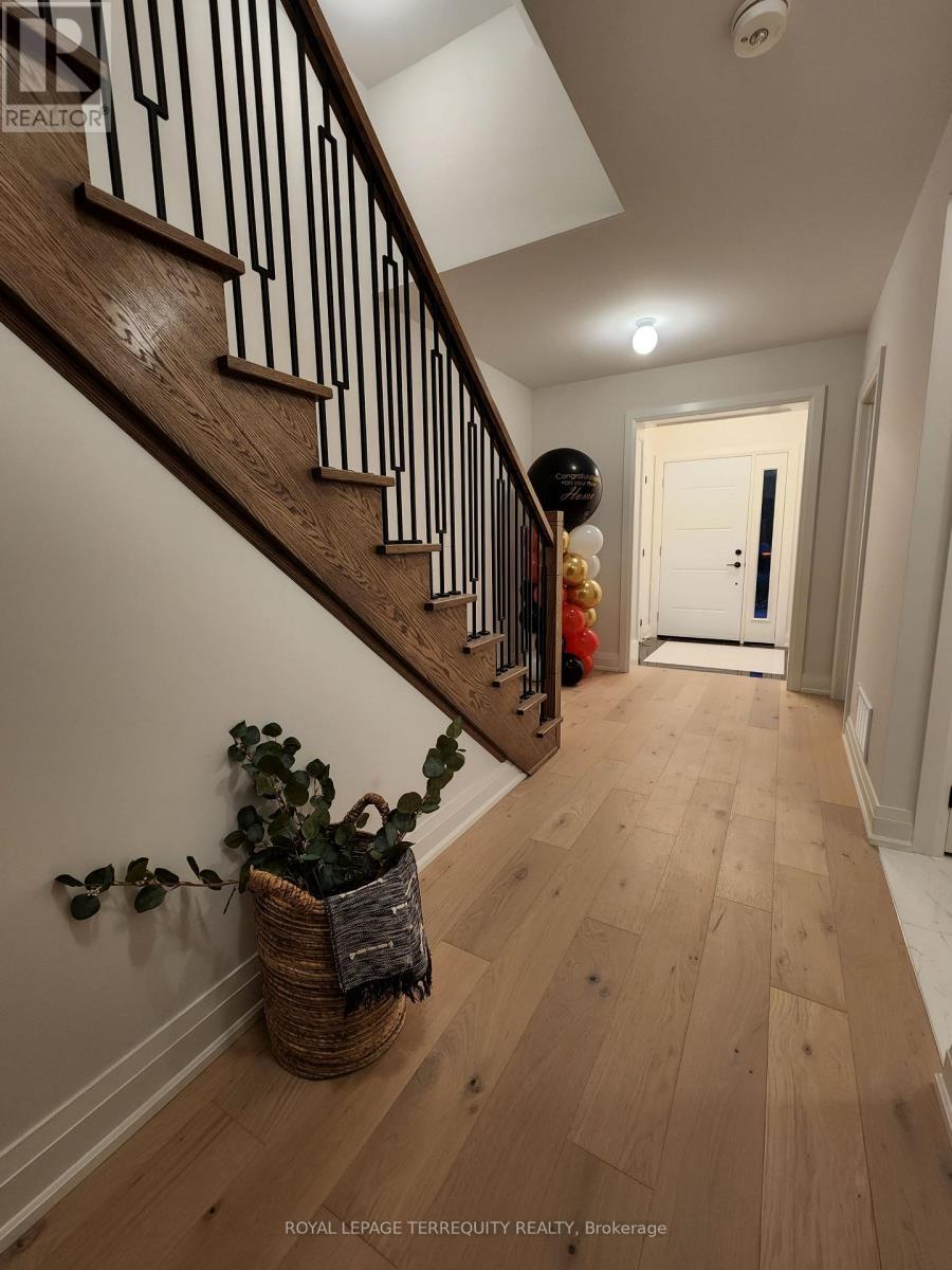 1832 Stallion Chase, Pickering, Ontario  L1V 0E7 - Photo 4 - E12759712