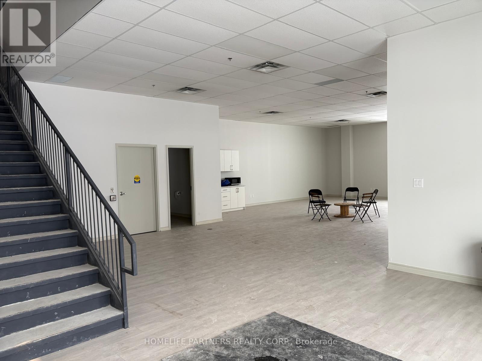 1 - 420 Addison Hall Circle, Aurora, Ontario  L4G 3H9 - Photo 4 - N12759656