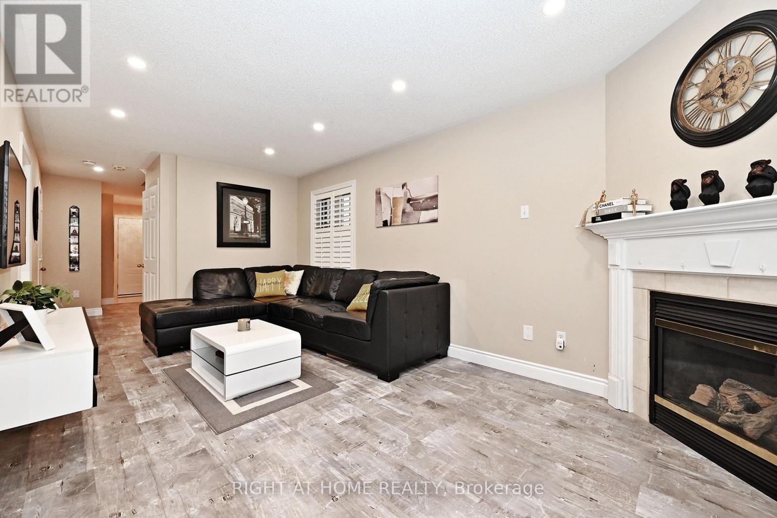 73 Bloomgate Crescent, Richmond Hill, Ontario  L4E 3Z1 - Photo 13 - N12759684