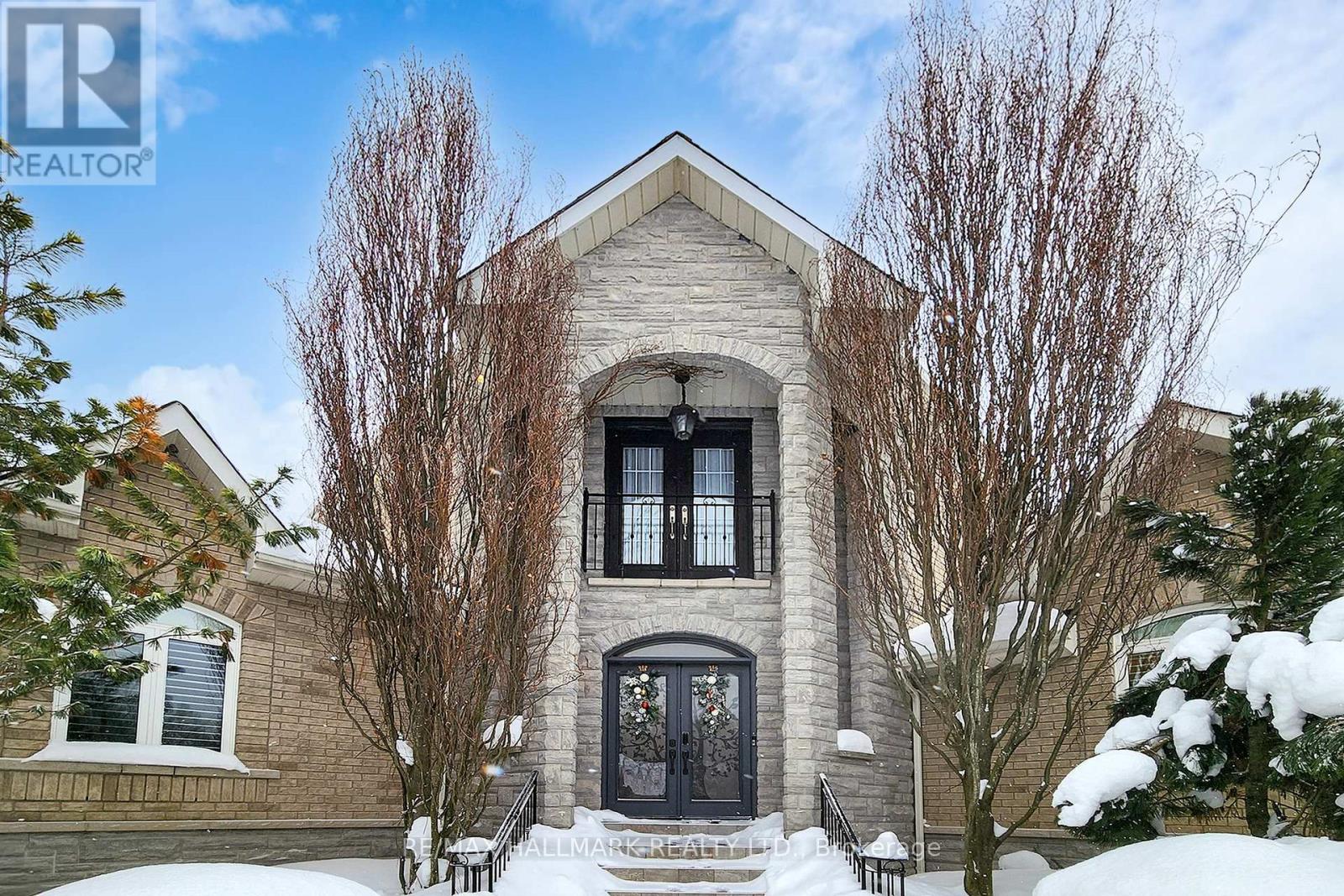 14 Robert Gray Road, Whitchurch-Stouffville, Ontario  L4A 1M4 - Photo 2 - N12759688