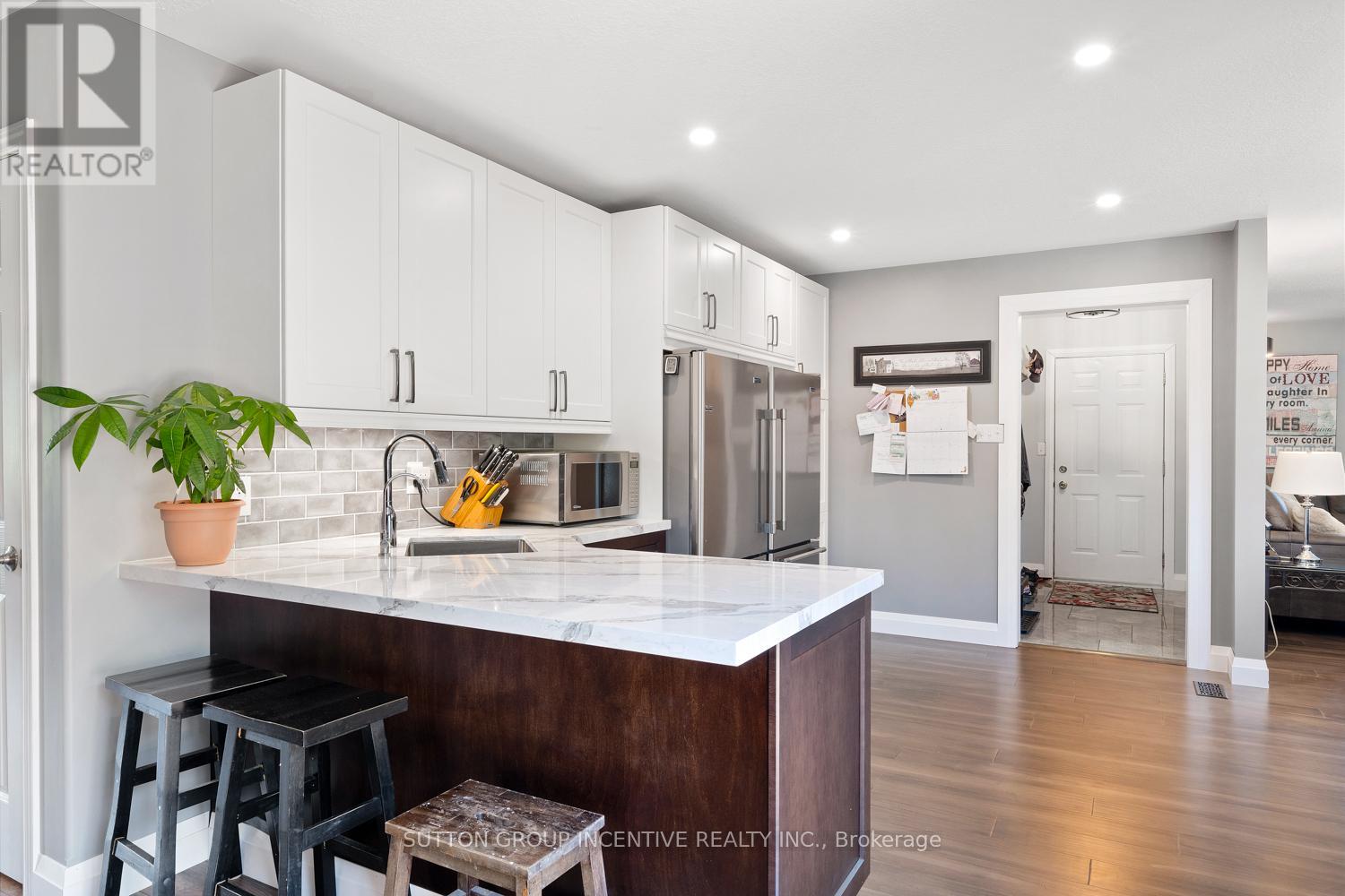 1277 Sunnidale Road, Springwater, Ontario  L4M 4S4 - Photo 16 - S12759654