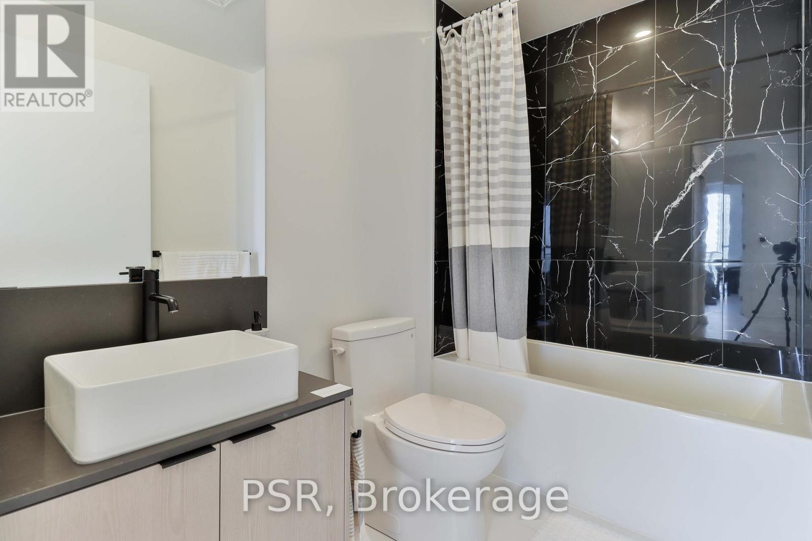 2402 - 1285 Dupont Street N, Toronto, Ontario  M6H 0E3 - Photo 4 - W12759716