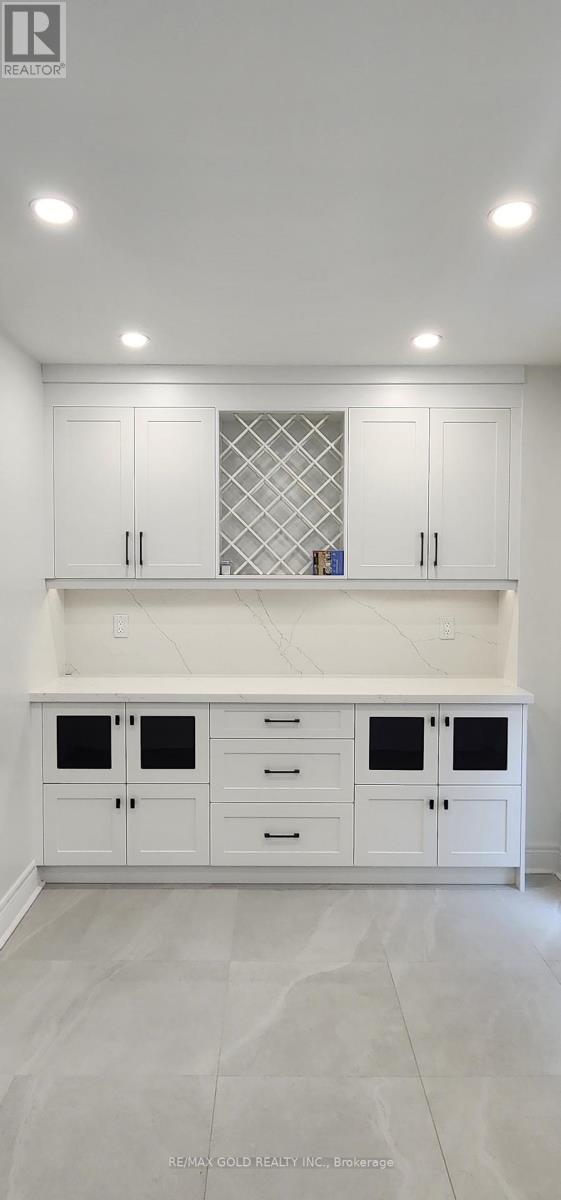 7220 Para Place, Mississauga, Ontario  L5W 1K4 - Photo 4 - W12759722