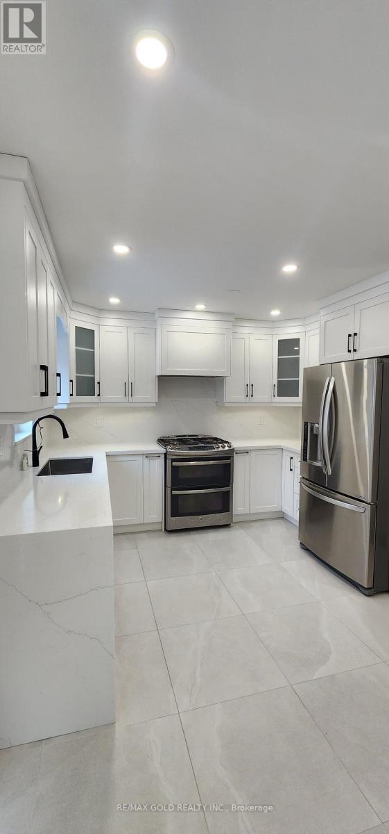 7220 Para Place, Mississauga, Ontario  L5W 1K4 - Photo 5 - W12759722