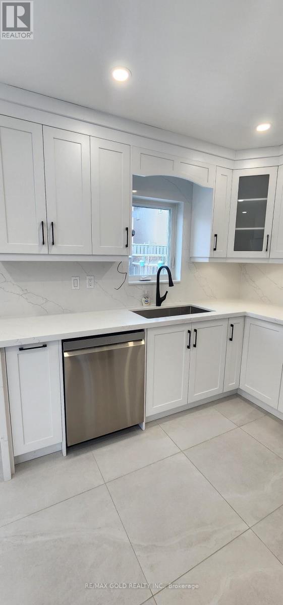 7220 Para Place, Mississauga, Ontario  L5W 1K4 - Photo 6 - W12759722