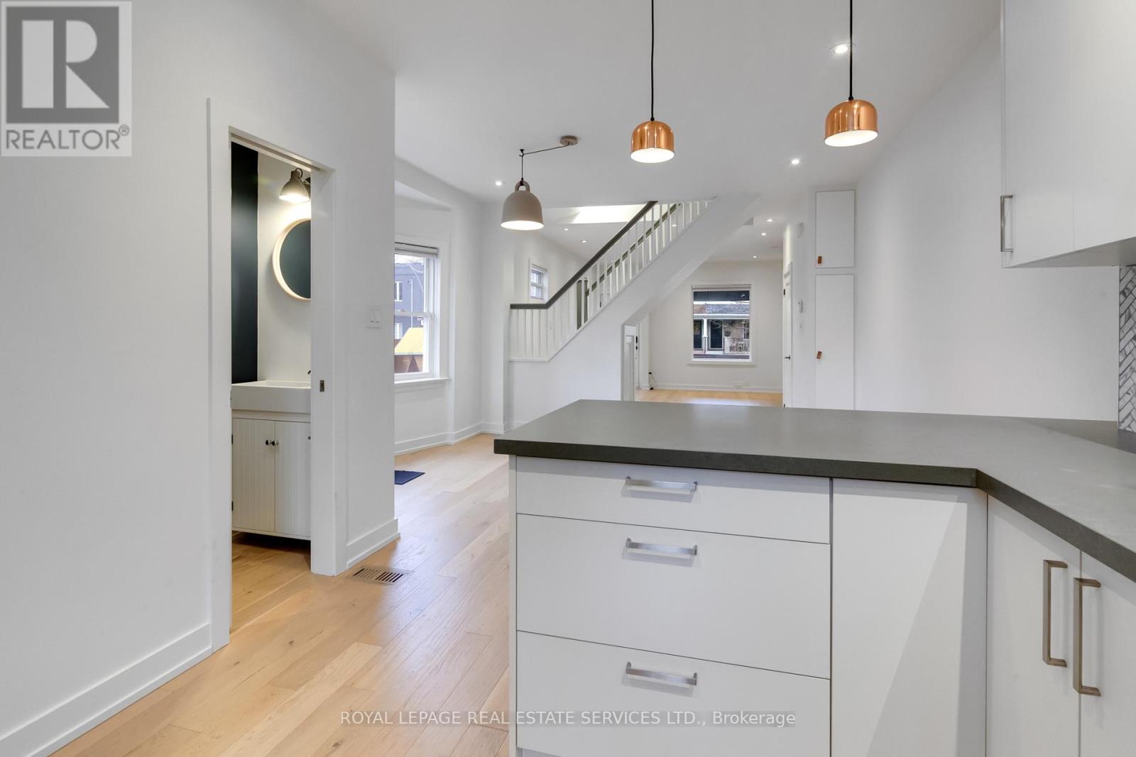 954 Shaw Street, Toronto, Ontario  M6G 3M6 - Photo 13 - W12759730