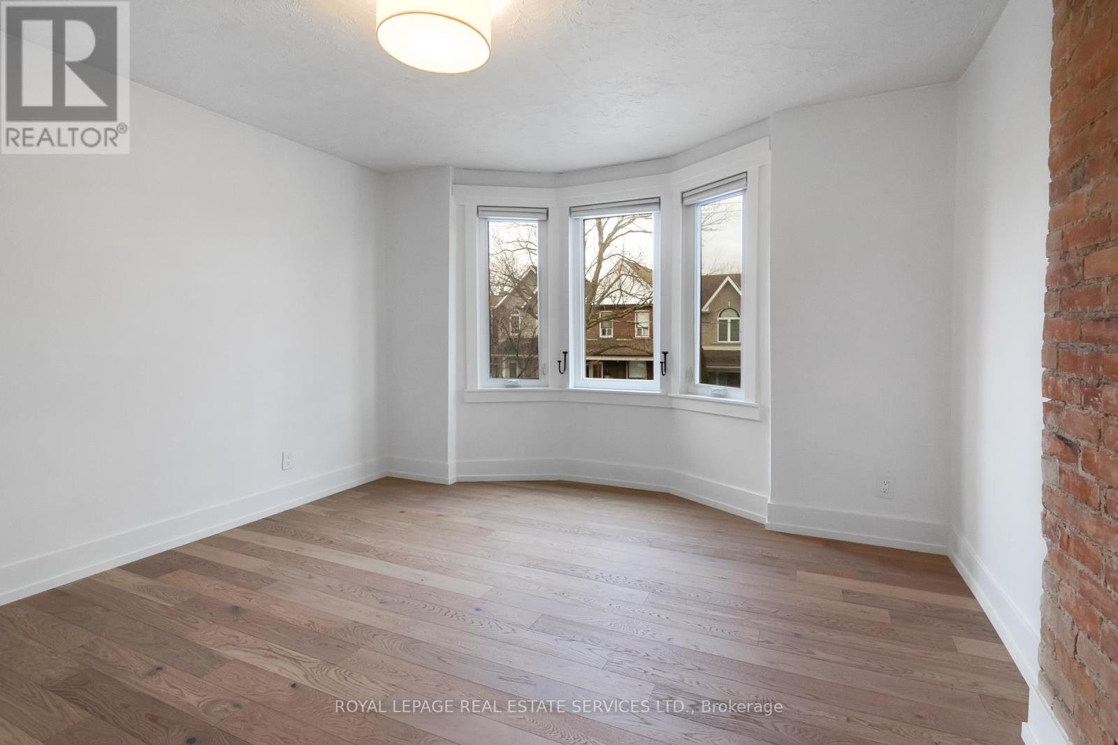 954 Shaw Street, Toronto, Ontario  M6G 3M6 - Photo 16 - W12759730