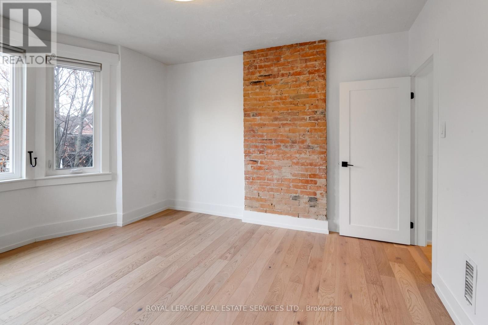 954 Shaw Street, Toronto, Ontario  M6G 3M6 - Photo 17 - W12759730