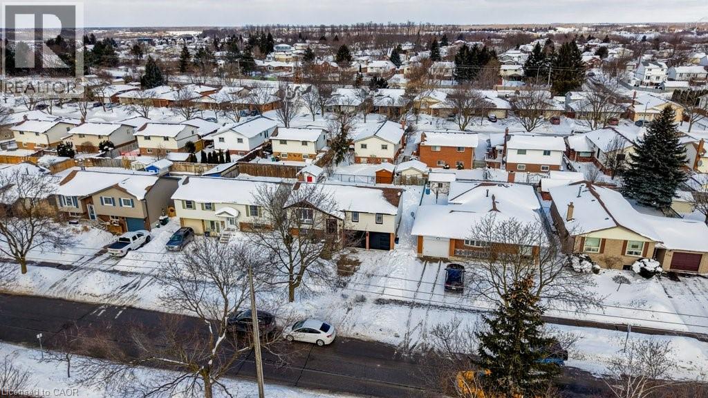 402 Heritage Drive, Kitchener, Ontario  N2B 3M9 - Photo 35 - 40802185