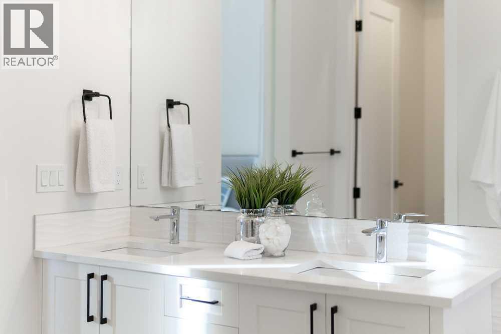 716 Mandalay Avenue, Carstairs, Alberta  T0M 0N0 - Photo 13 - A2254899