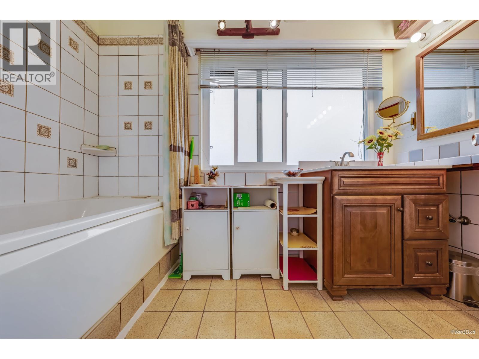 4646 Charlotte Court, Burnaby, British Columbia  V5G 2R8 - Photo 15 - R3086684