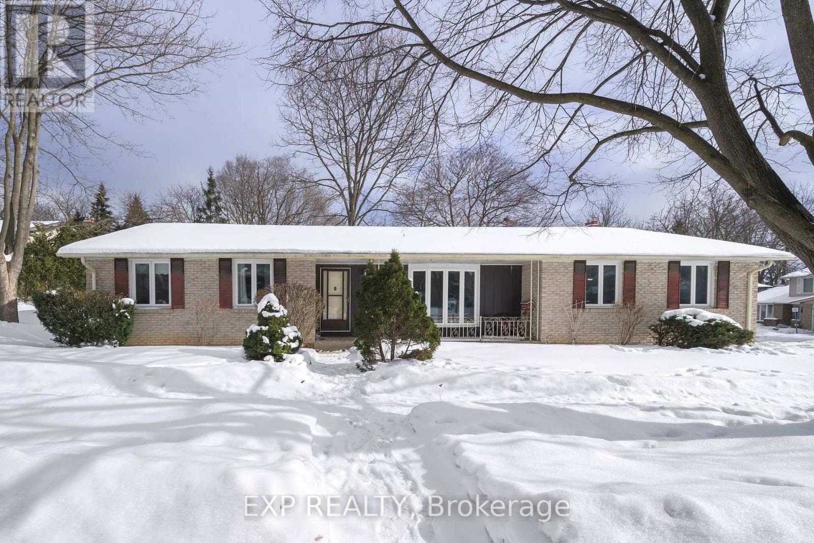 744 Barclay Road, London South, Ontario  N6K 1K7 - Photo 1 - X12759738