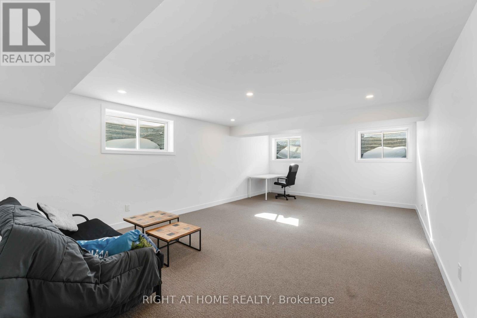 339 Shuttleworth Drive, Ottawa, Ontario  K1T 0T6 - Photo 11 - X12759794