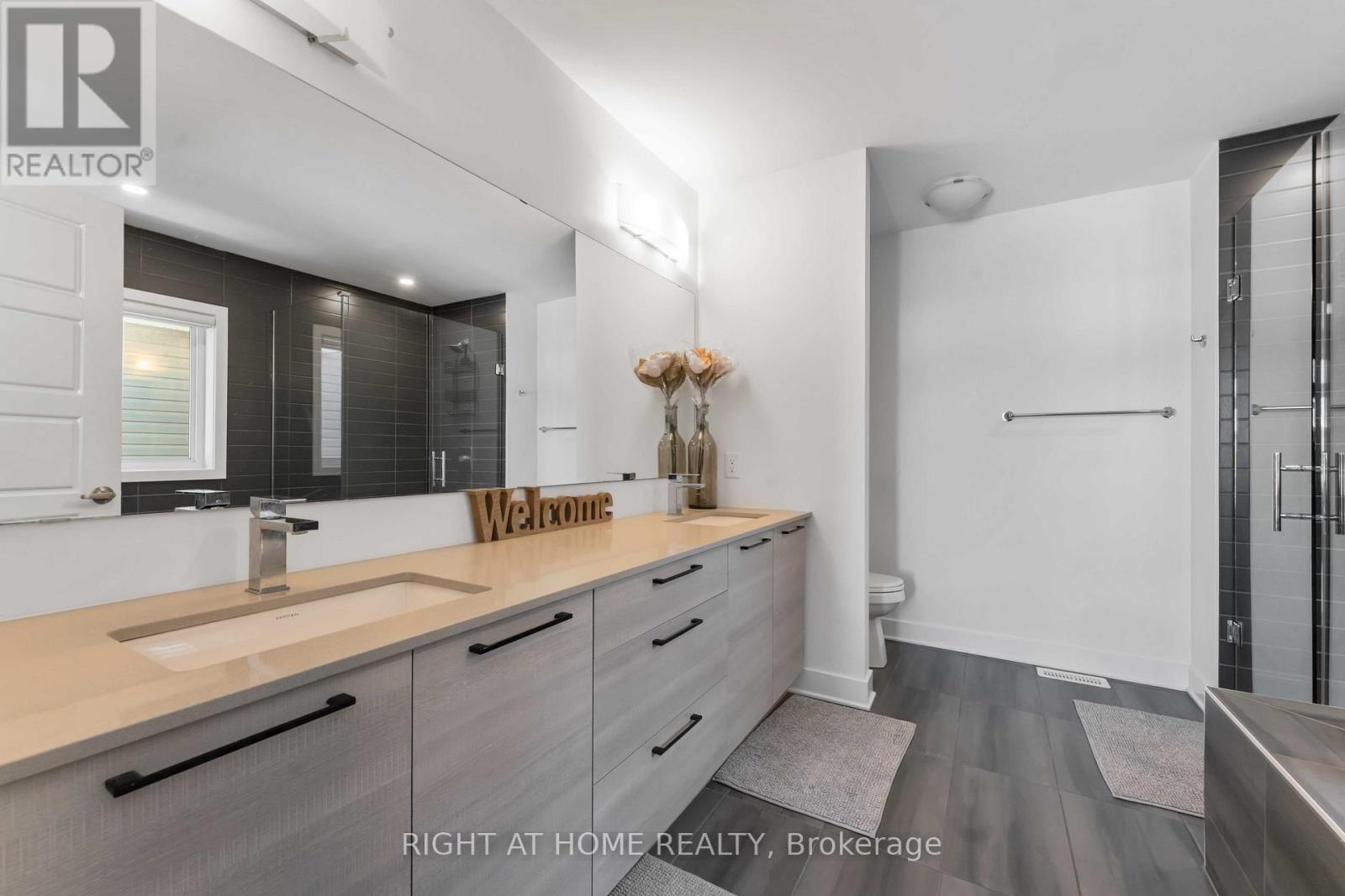 339 Shuttleworth Drive, Ottawa, Ontario  K1T 0T6 - Photo 23 - X12759794