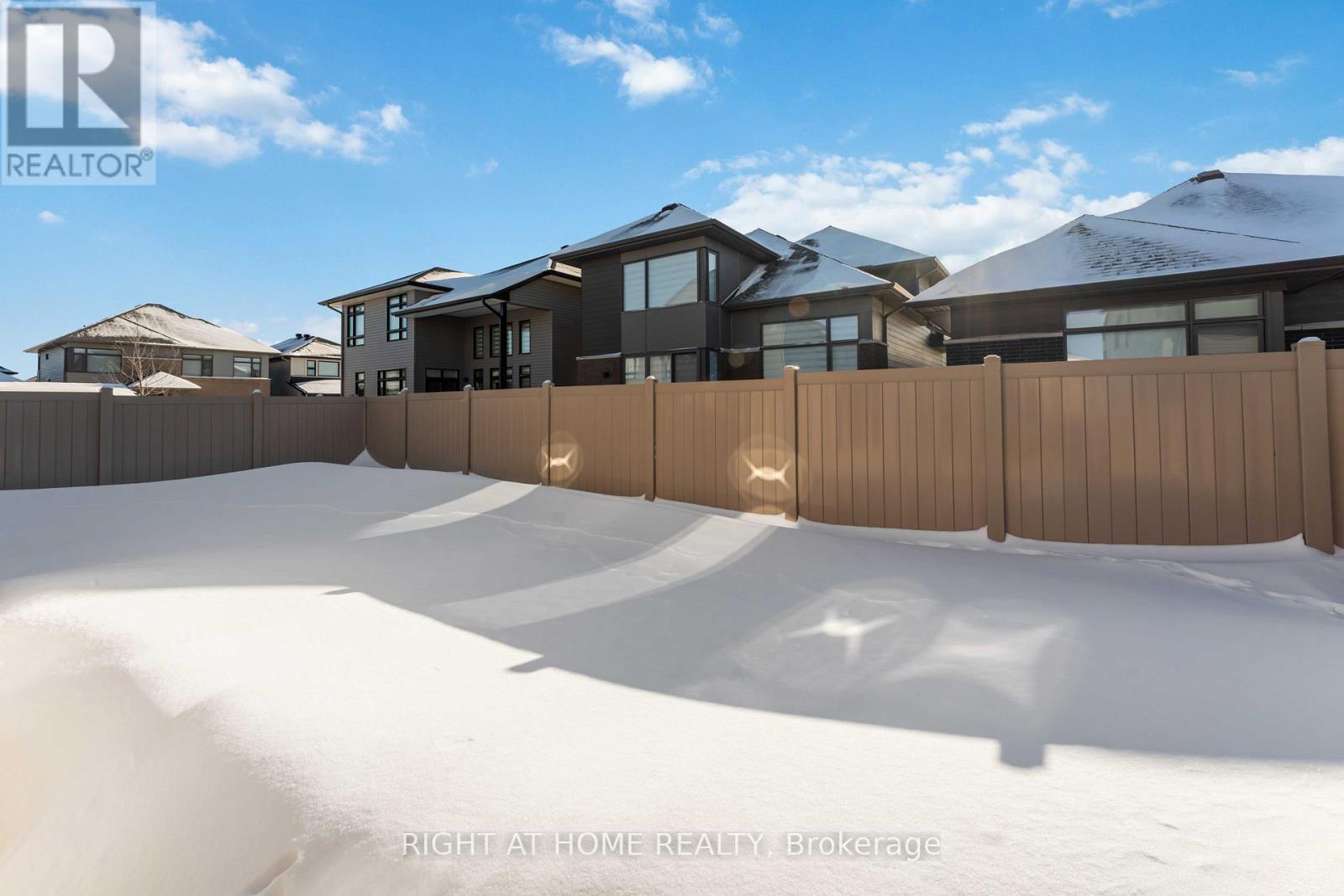 339 Shuttleworth Drive, Ottawa, Ontario  K1T 0T6 - Photo 35 - X12759794