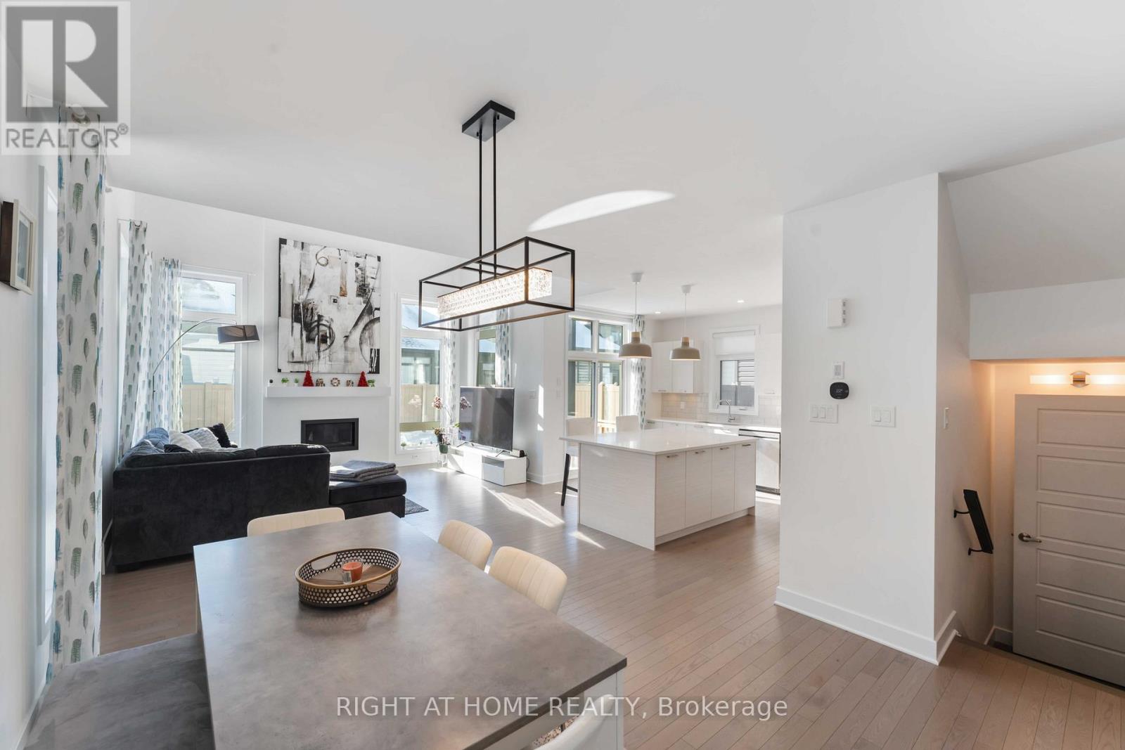 339 Shuttleworth Drive, Ottawa, Ontario  K1T 0T6 - Photo 46 - X12759794