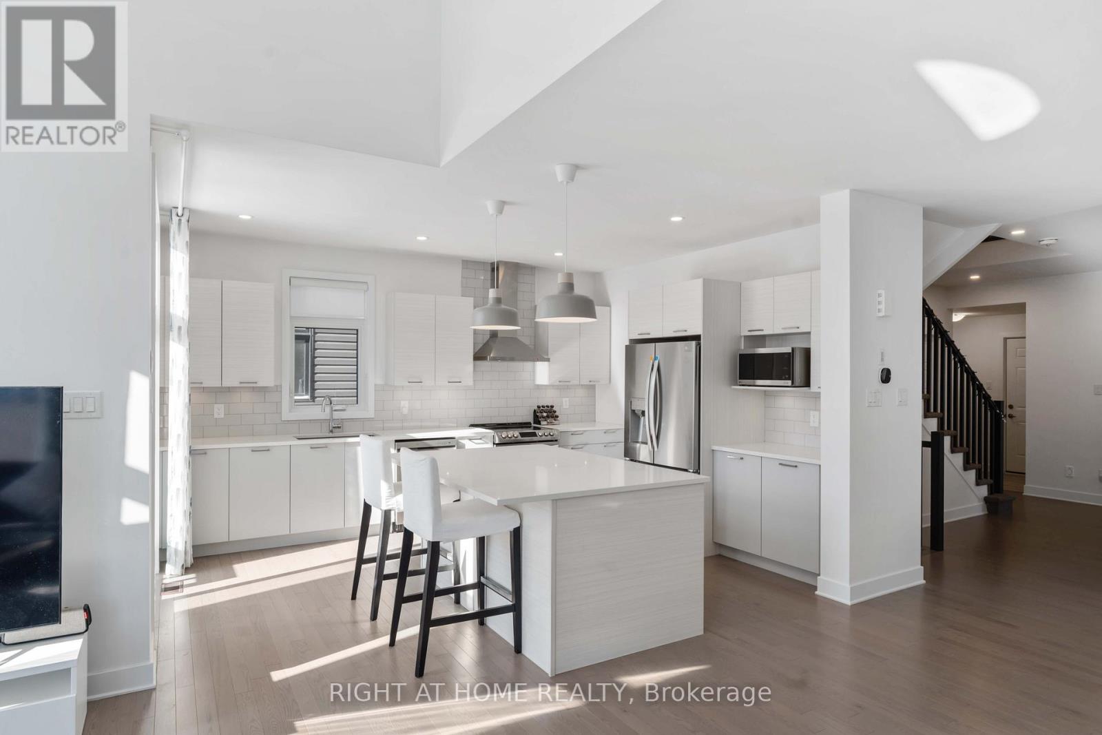 339 Shuttleworth Drive, Ottawa, Ontario  K1T 0T6 - Photo 50 - X12759794