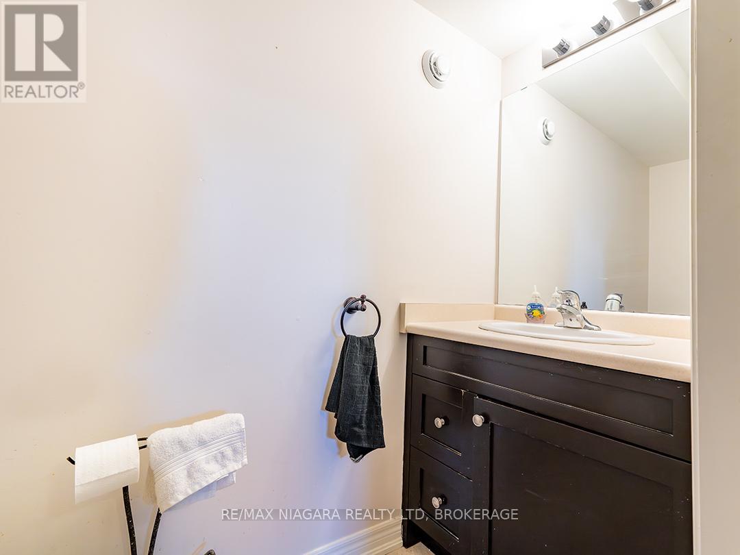 63 Falcon Drive, Welland, Ontario  L3C 0B2 - Photo 30 - X12759766