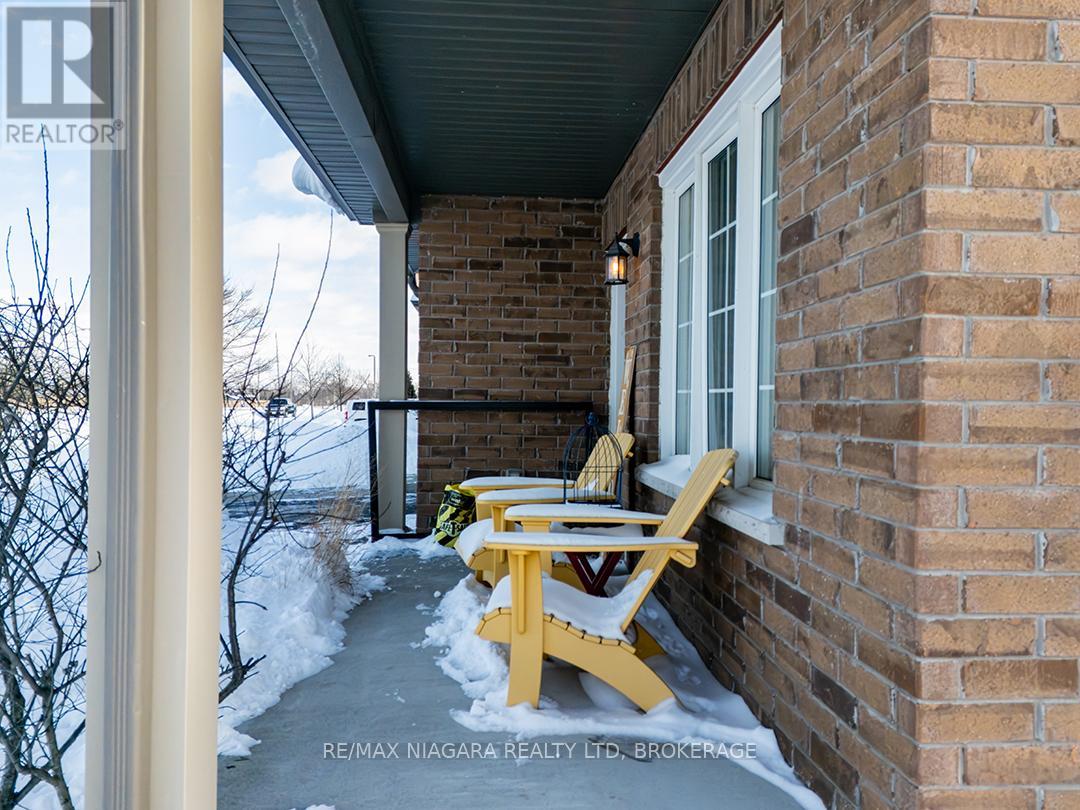 63 Falcon Drive, Welland, Ontario  L3C 0B2 - Photo 4 - X12759766