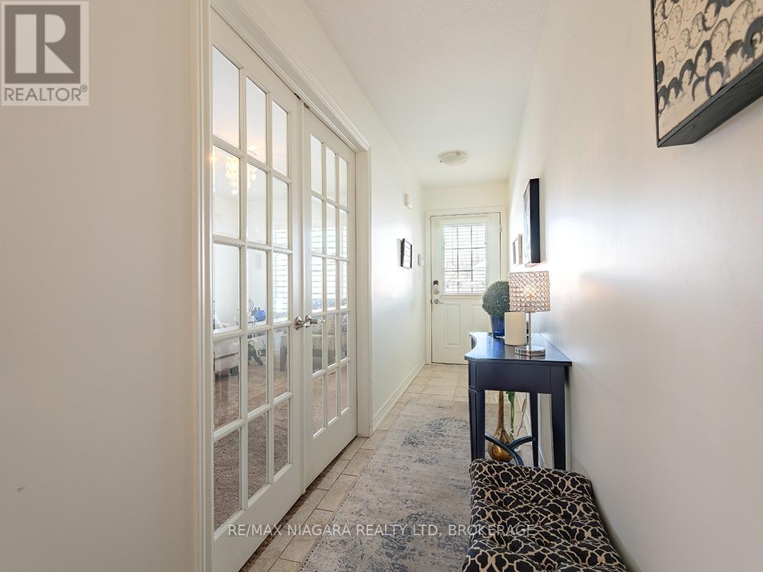 63 Falcon Drive, Welland, Ontario  L3C 0B2 - Photo 5 - X12759766