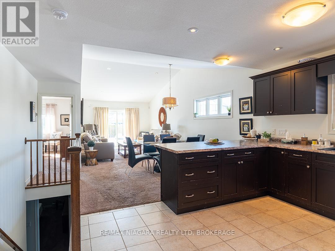 63 Falcon Drive, Welland, Ontario  L3C 0B2 - Photo 8 - X12759766