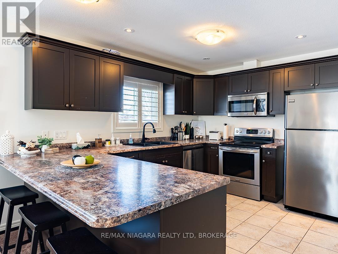 63 Falcon Drive, Welland, Ontario  L3C 0B2 - Photo 9 - X12759766