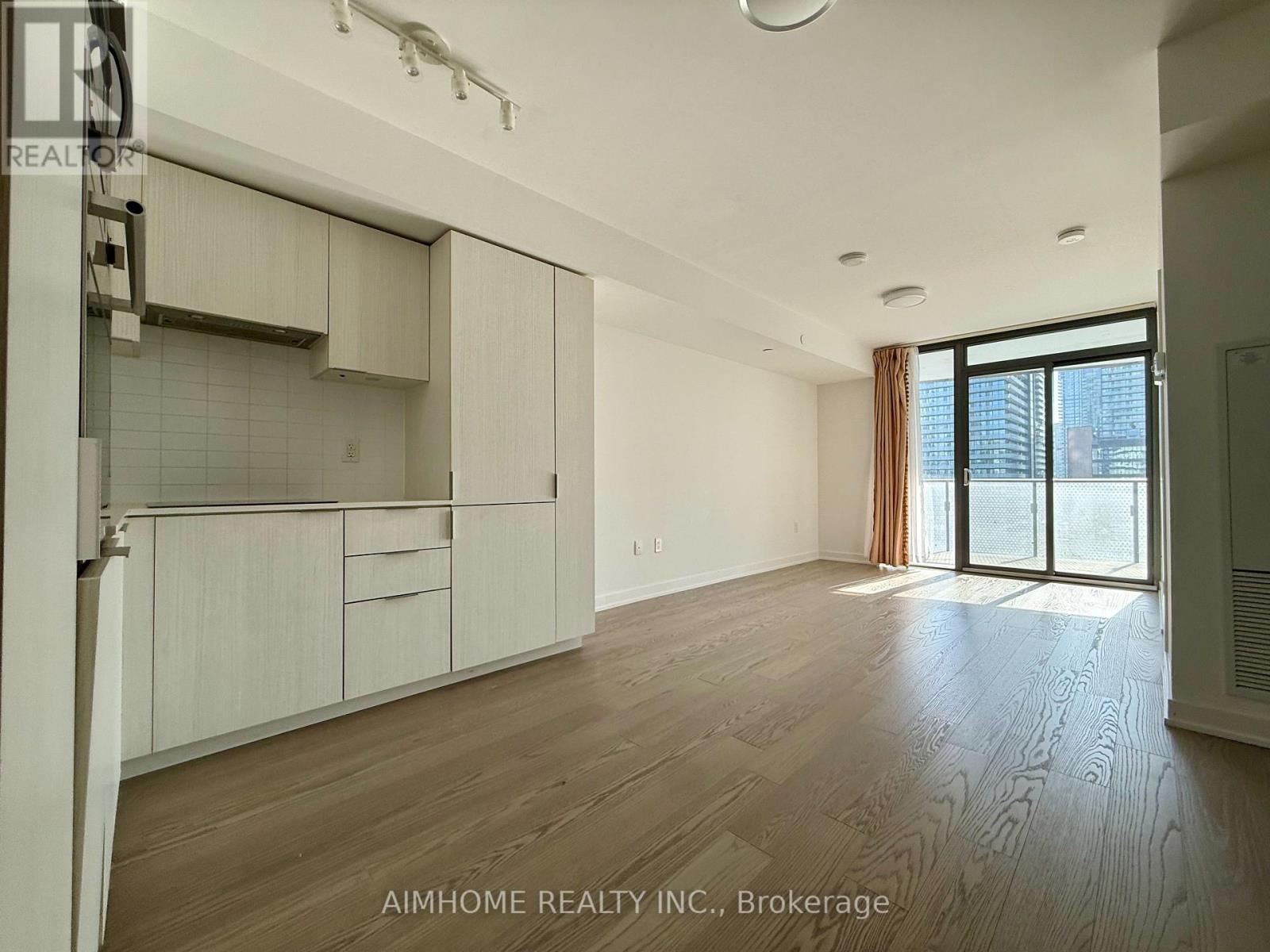 2204 - 11 Wellesley Street W, Toronto, Ontario  M4Y 0G4 - Photo 2 - C12711990