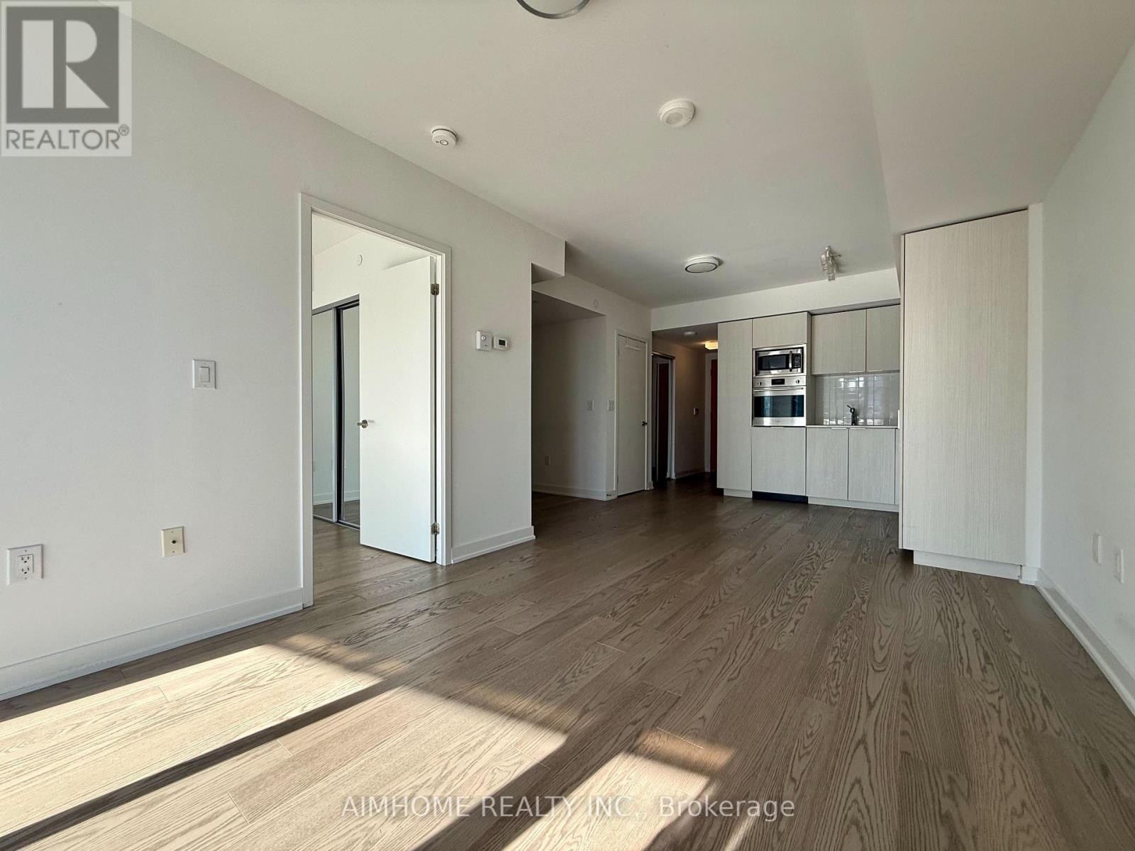 2204 - 11 Wellesley Street W, Toronto, Ontario  M4Y 0G4 - Photo 8 - C12711990