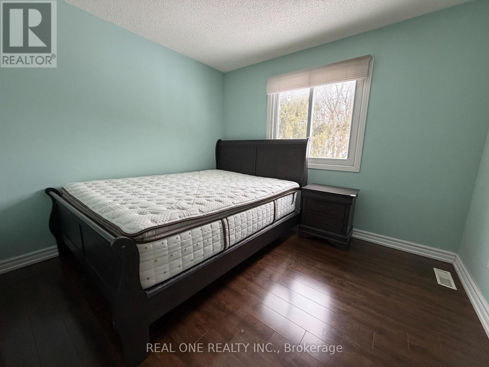 9 Breckonwood Crescent, Markham, Ontario  L3T 5G8 - Photo 11 - N12756320