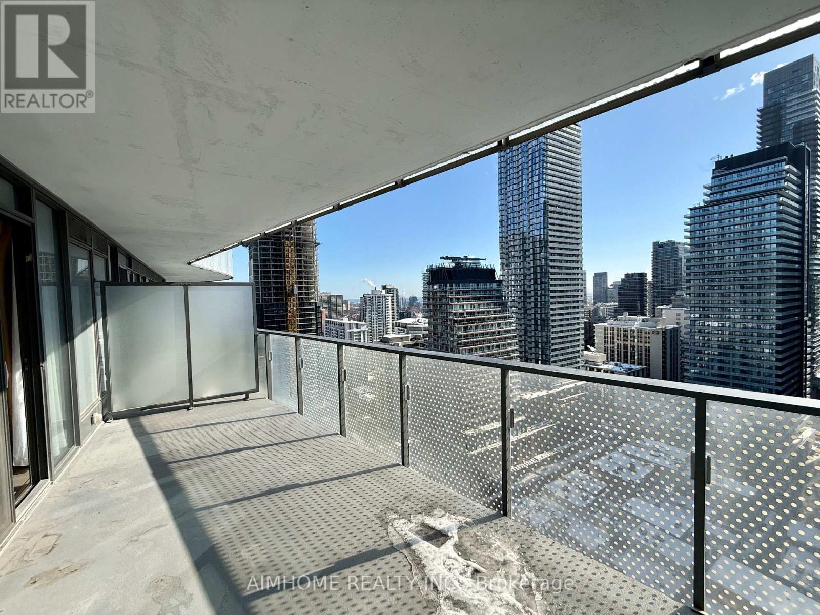 2204 - 11 Wellesley Street W, Toronto, Ontario  M4Y 0G4 - Photo 10 - C12711990