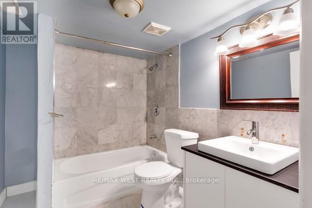 524 Gladstone Avenue, Toronto, Ontario  M6H 3J2 - Photo 13 - W12758744