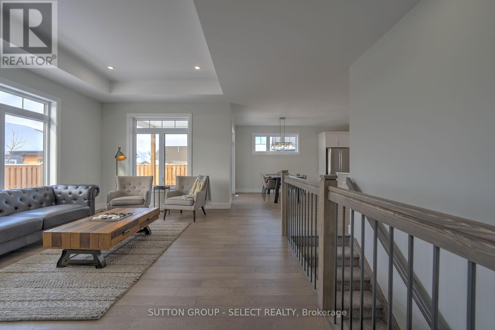 19 Lois Court, Lambton Shores, Ontario  N0M 1T0 - Photo 18 - X12665526